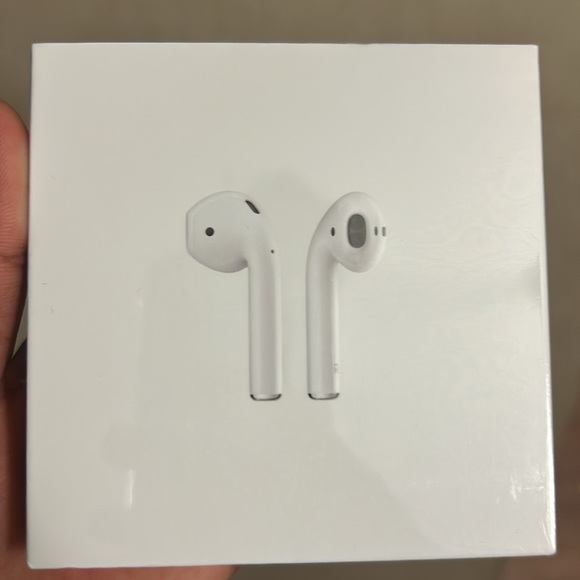 AirPod 2nd generation with charging case - Picture 3 of 3